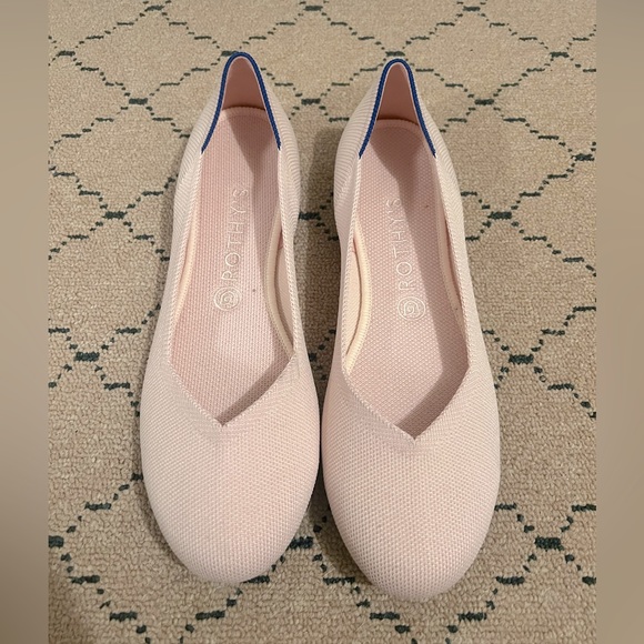 Rothy's Shoes - Rothy’s pale pink round toe flats. Size 10.
